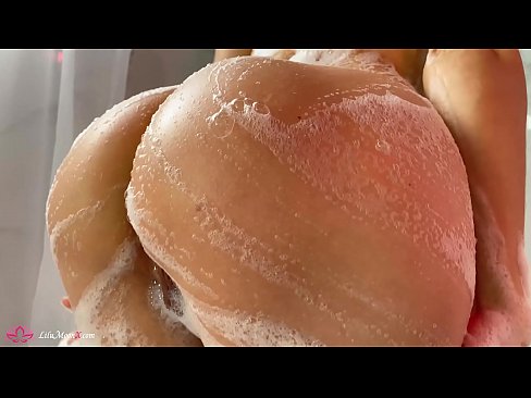 ❤️ Brunette masturboi pillua vibraattorilla intensiiviseen orgasmiin suihkussa ❤️❌ Laadukas seksi at us