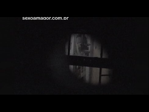 ❤️ Blondi saa salaa videokuvaa naapuruston tirkistelijältä piilossa onttojen tiilien takana ❤️❌ Laadukas seksi at us